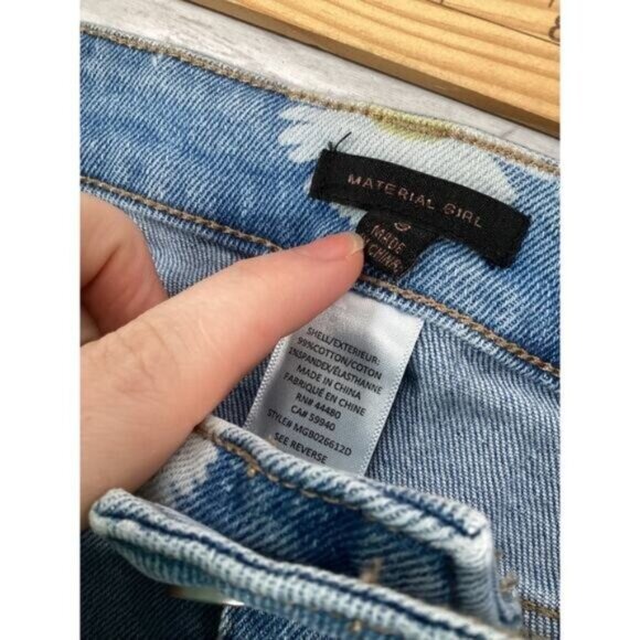 Grandpa mob wife clean girl office fairy core Material Girl Jean Shorts size 3 - Picture 2 of 3